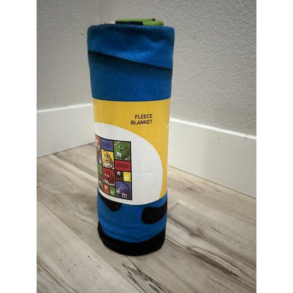 M&M's Fleece Blanket 50 x 60 Inch NEW - Picture 4 of 6